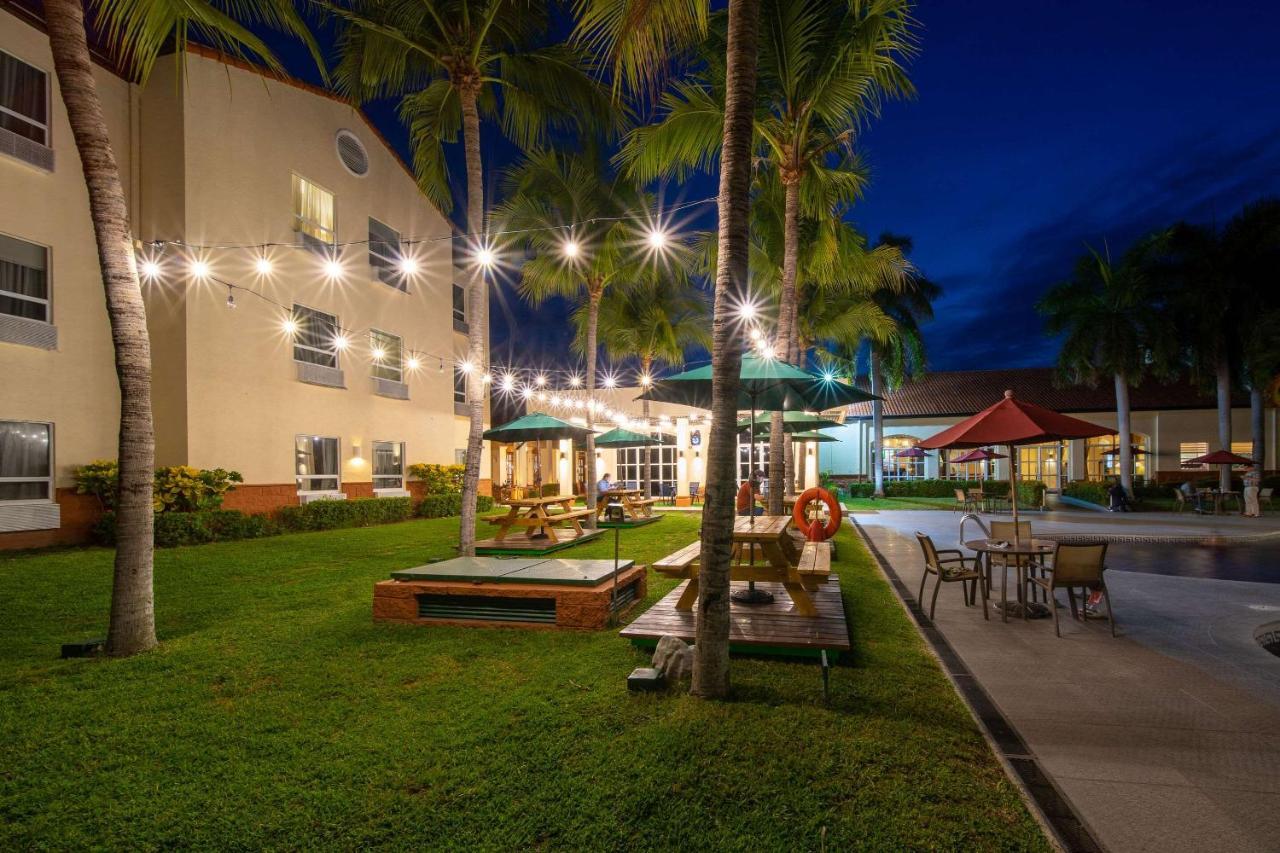 Quality Hotel Real Aeropuerto San Salvador San Luis Εξωτερικό φωτογραφία