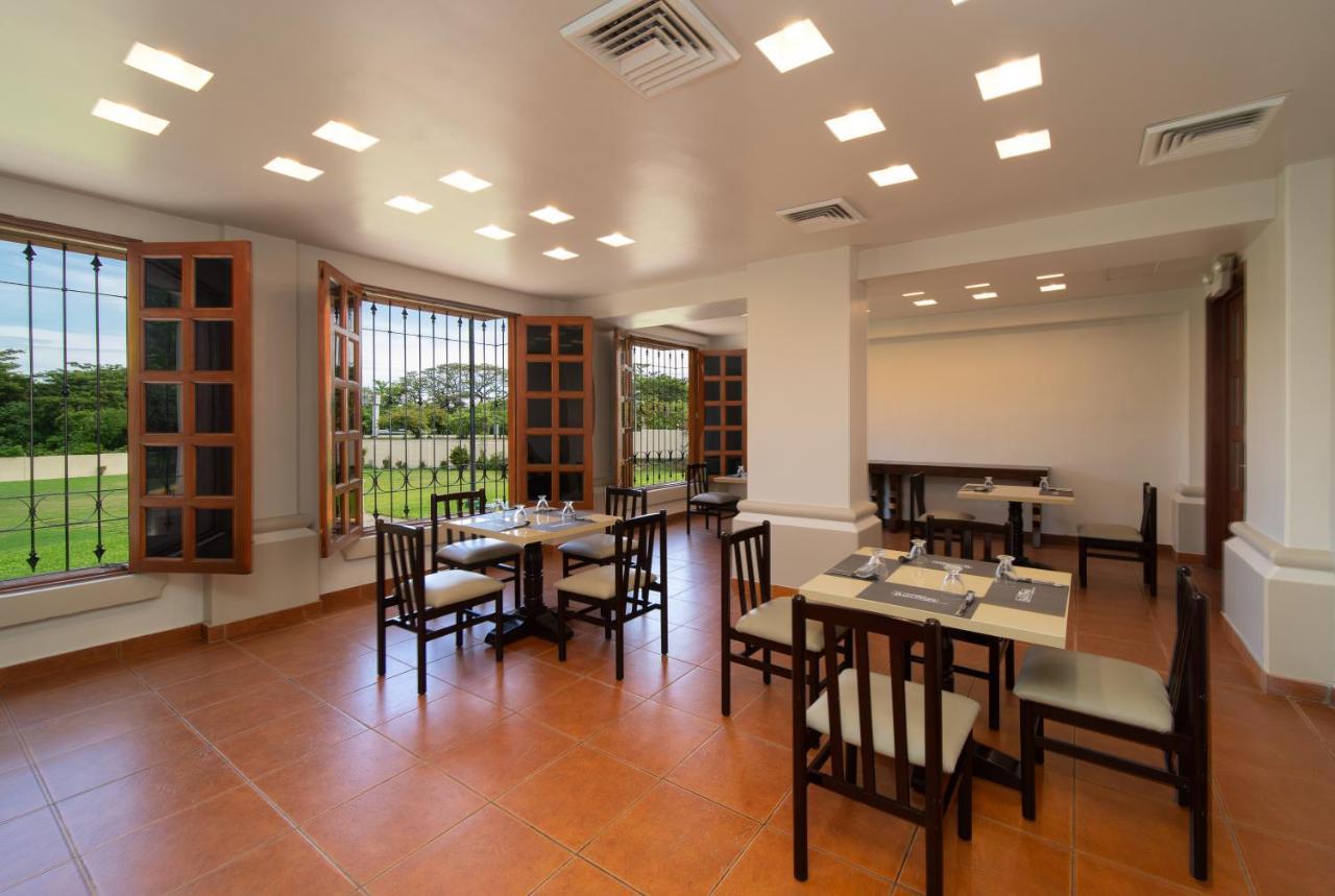 Quality Hotel Real Aeropuerto San Salvador San Luis Εξωτερικό φωτογραφία