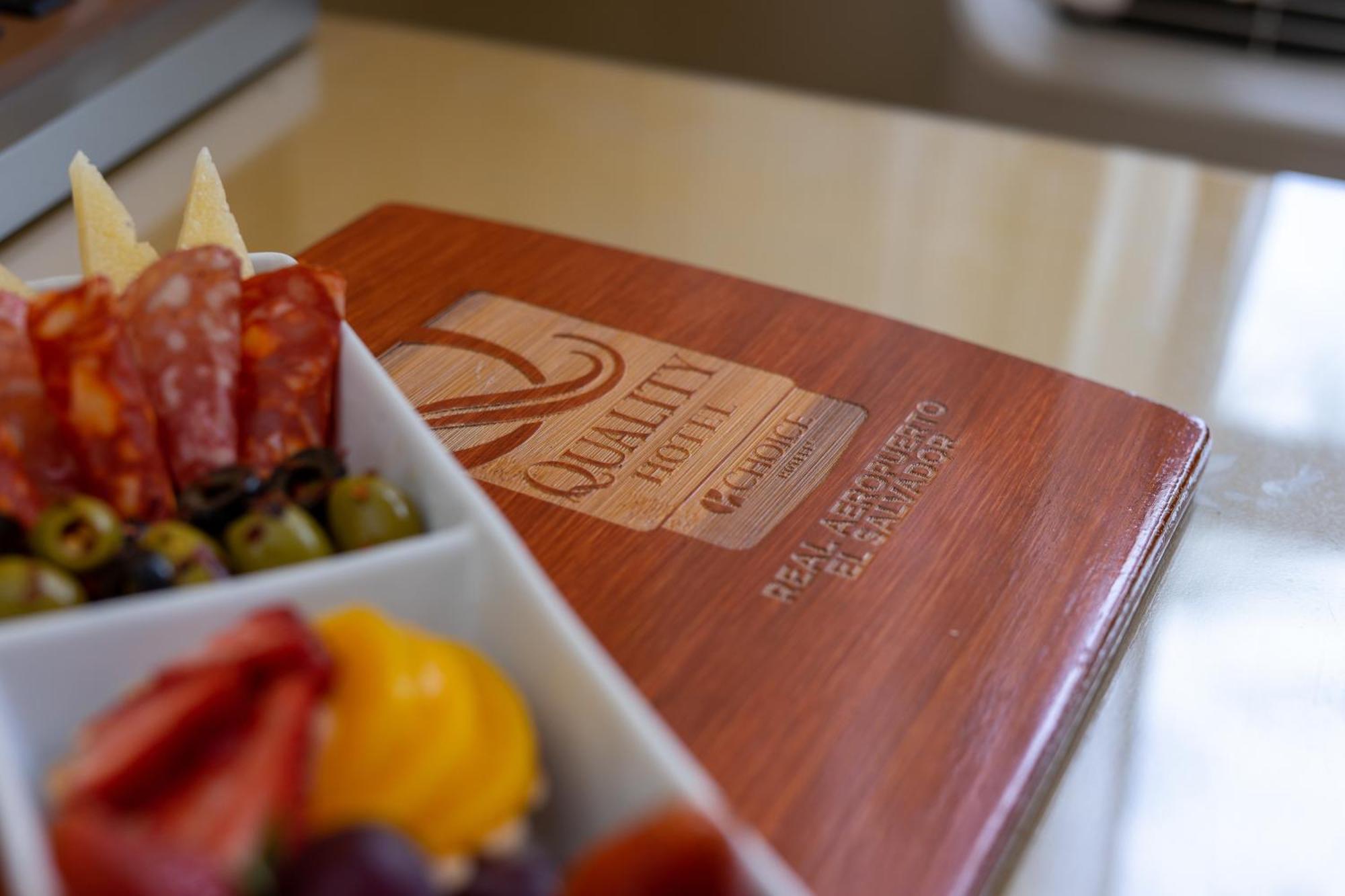 Quality Hotel Real Aeropuerto San Salvador San Luis Εξωτερικό φωτογραφία
