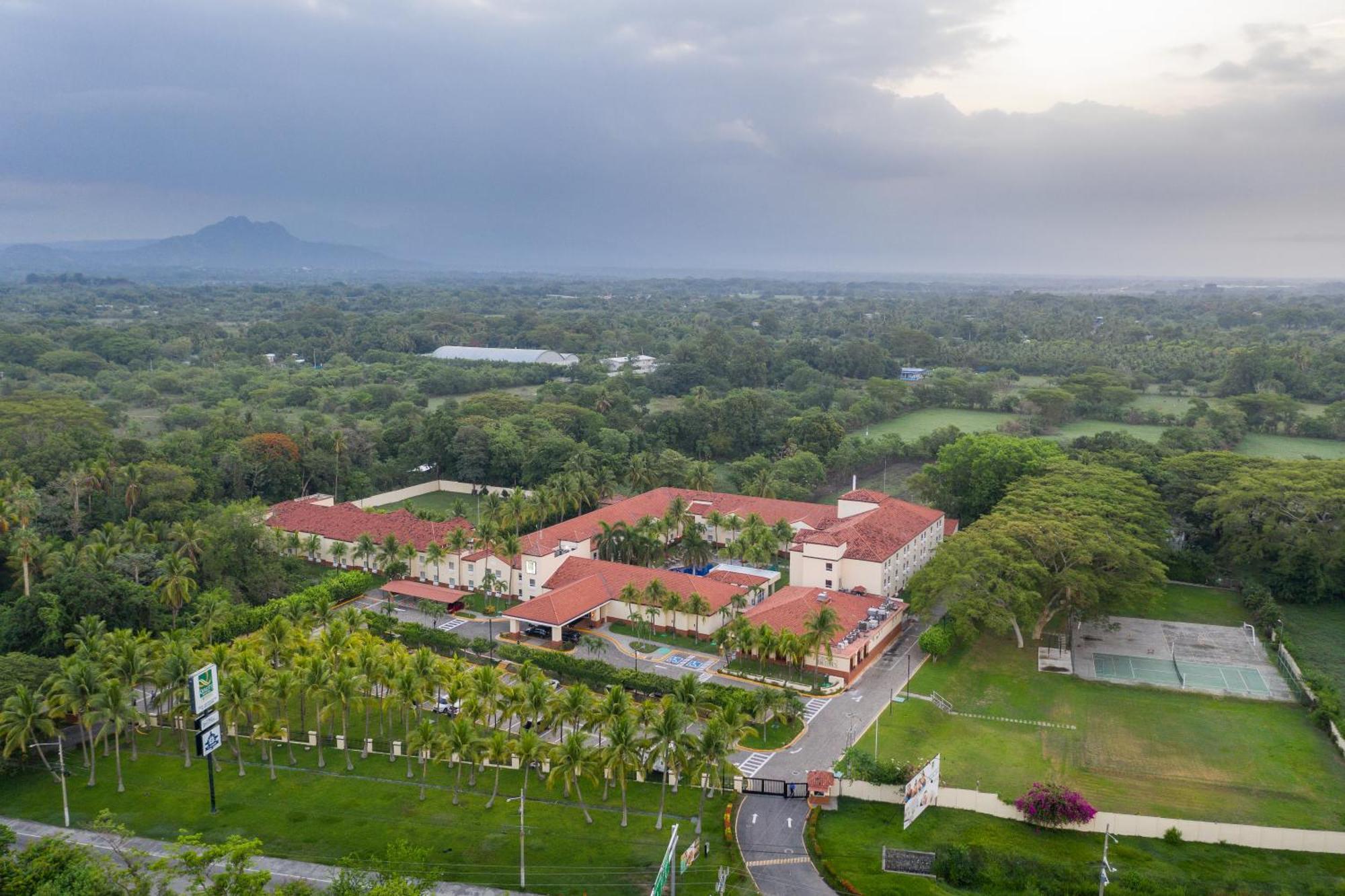 Quality Hotel Real Aeropuerto San Salvador San Luis Εξωτερικό φωτογραφία